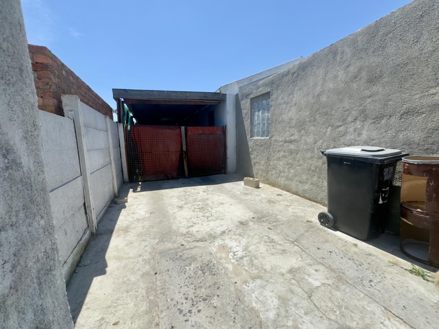 3 Bedroom Property for Sale in Electric City Western Cape